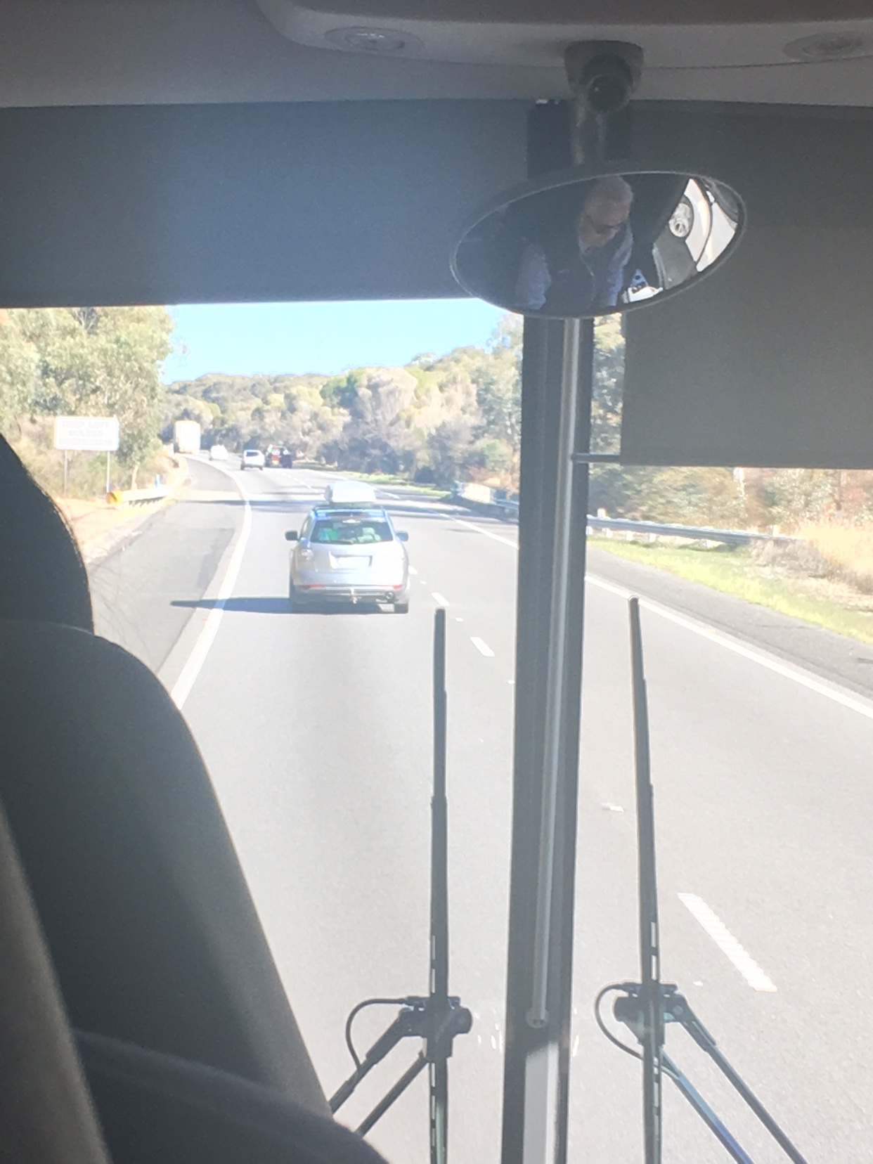 澳洲的公路和超帅的司机！